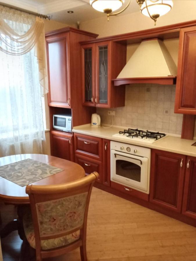 1-Комнатная Квартира Вип Уровня Посуточно В Ужгороде. Ул.И.Франка. Apartment Luaran gambar